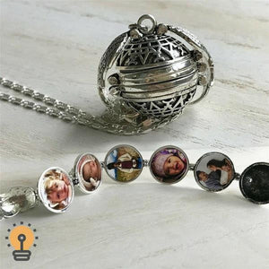 Perfect Moments | Expandable Photo Locket - Life Hack Stock